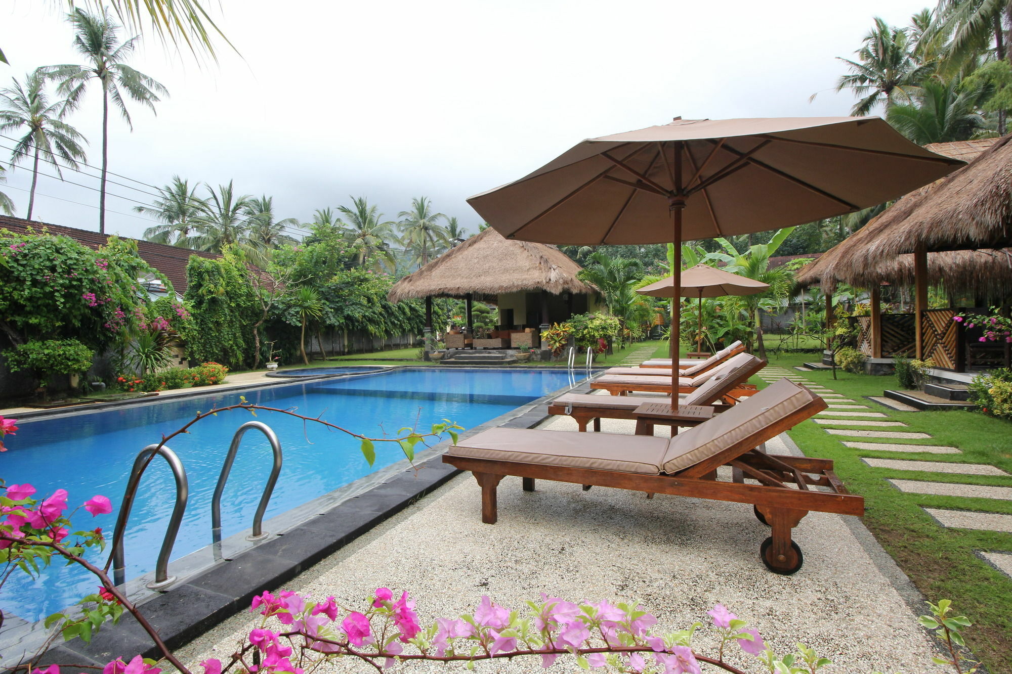 Отель Mutiara Bali Кандидаса Экстерьер фото