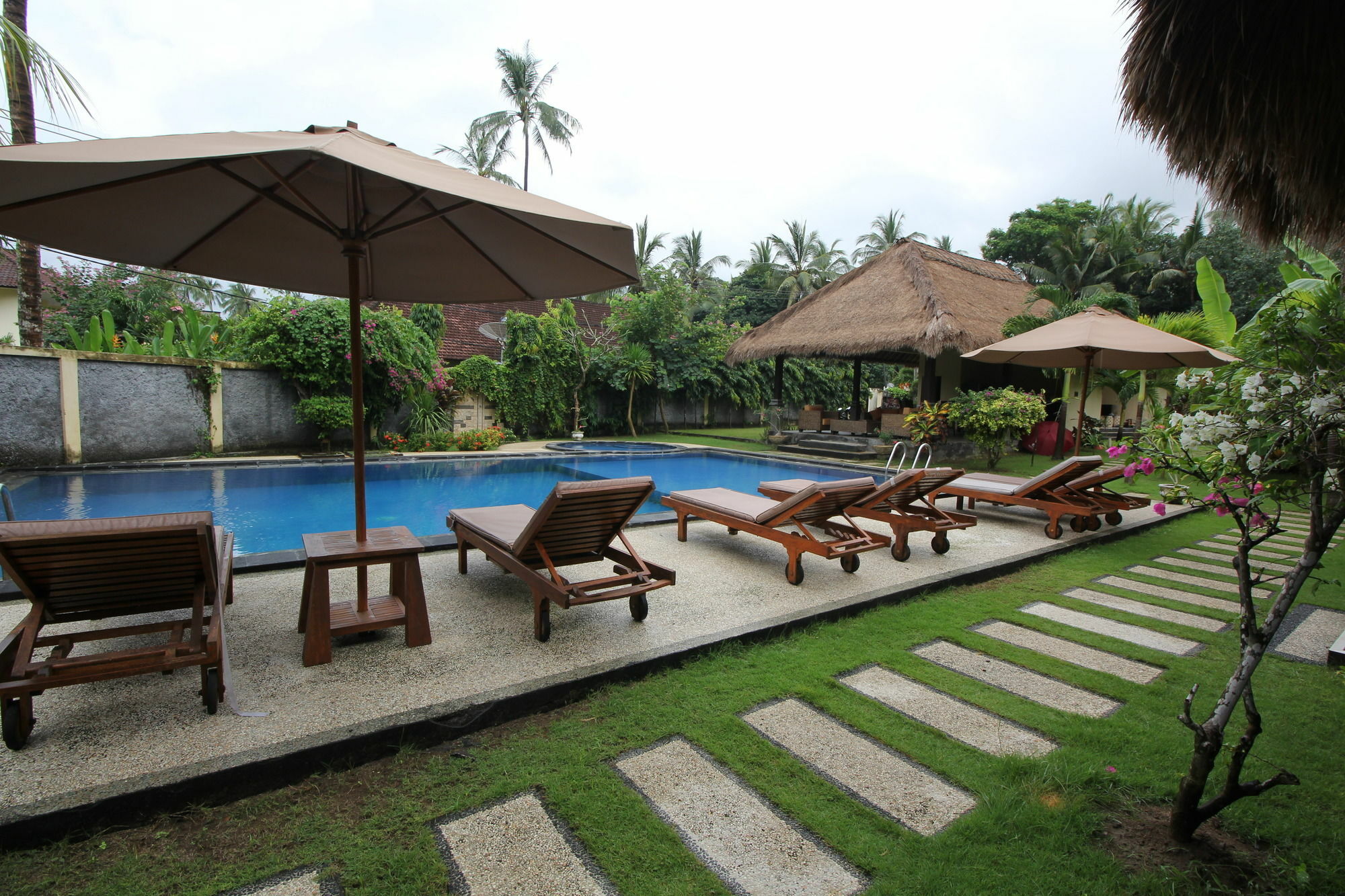 Отель Mutiara Bali Кандидаса Экстерьер фото