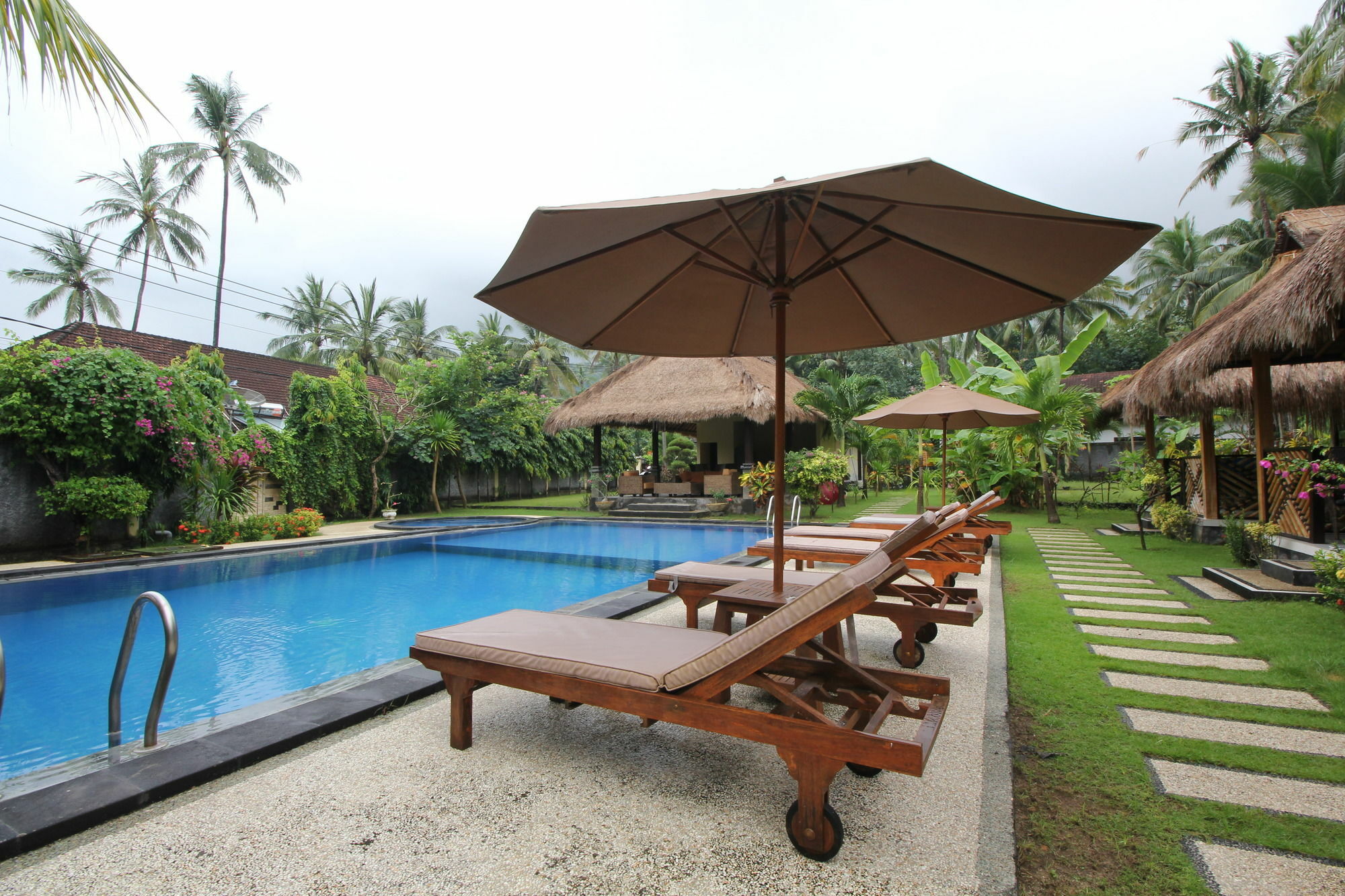 Отель Mutiara Bali Кандидаса Экстерьер фото